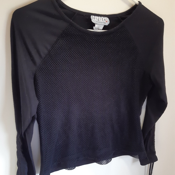 Black crop top with mesh - Picture 1 of 2